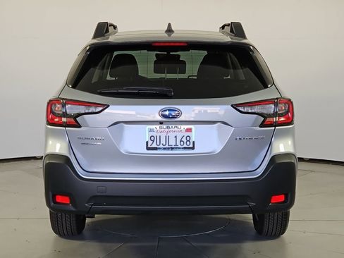 Used 2025 Subaru Outback Premium image 9