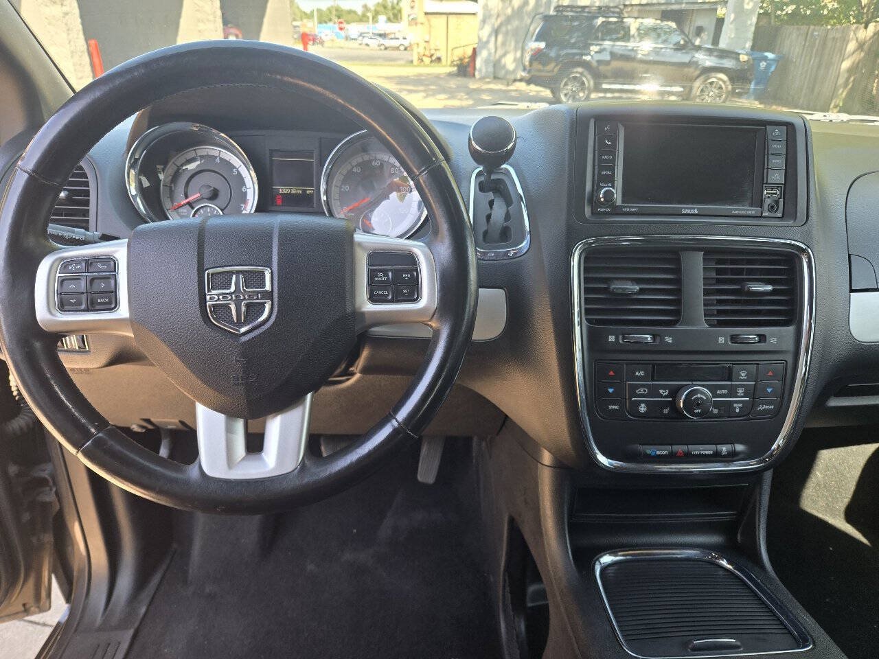 Used 2017 Dodge Grand Caravan GT FWD image 10