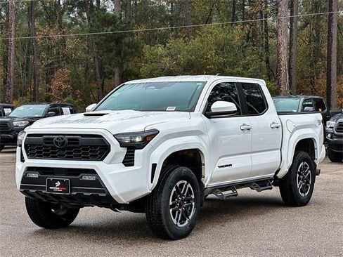 Used 2024 Toyota Tacoma TRD Sport image 4