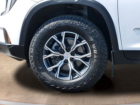 Used 2025 GMC Acadia AT4 w/ LPO, Floor Liner Package AWD/4WD image 9