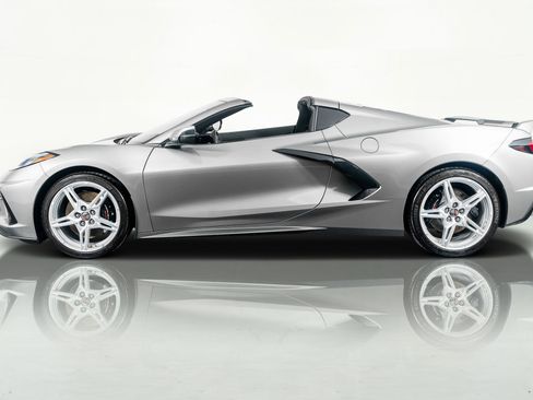 Used 2023 Chevrolet Corvette Stingray Coupe w/ Z51 Performance Package image 16