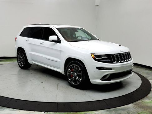Used 2016 Jeep Grand Cherokee SRT image 3