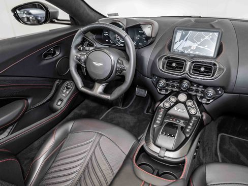 Used 2023 Aston Martin V12 Vantage Roadster image 17