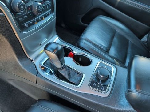 Used 2018 Jeep Grand Cherokee Limited image 29