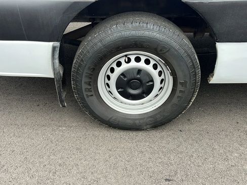 Used 2020 Freightliner Sprinter 2500 image 30