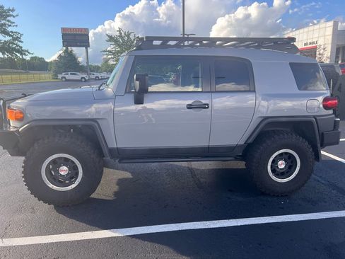 Used 2013 Toyota FJ Cruiser 4WD w/ Trail Teams Special Edition image 3