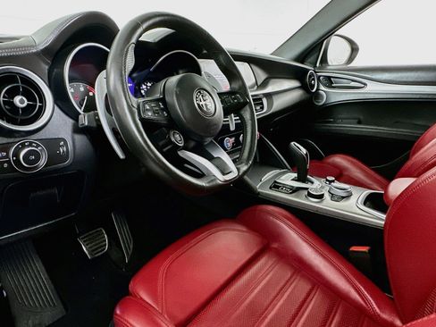 Used 2023 Alfa Romeo Stelvio Veloce AWD/4WD image 7
