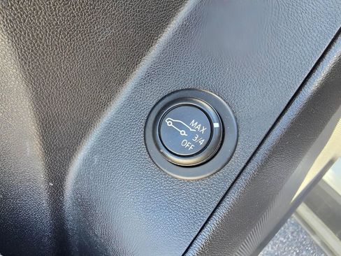 Used 2020 Chevrolet Equinox LT w/ Driver Convenience Package image 28