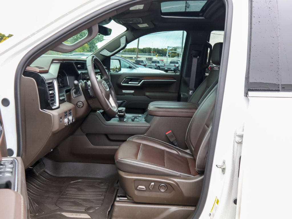 Used 2025 GMC Sierra 1500 Denali AWD/4WD image 7