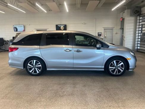 Used 2021 Honda Odyssey Touring image 4
