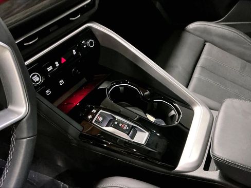 Certified 2025 Audi Q5 Prestige image 19