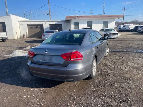 Used 2014 Volkswagen Passat 1.8T Wolfsburg Edition image 6