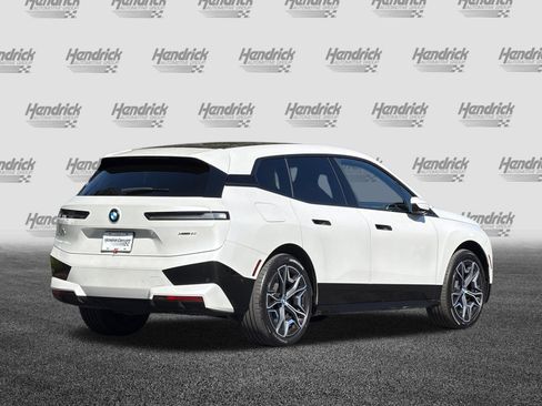 Used 2024 BMW iX xDrive50 w/ Sport Package AWD/4WD image 5