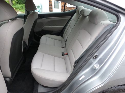 Used 2018 Hyundai Elantra SE FWD image 26