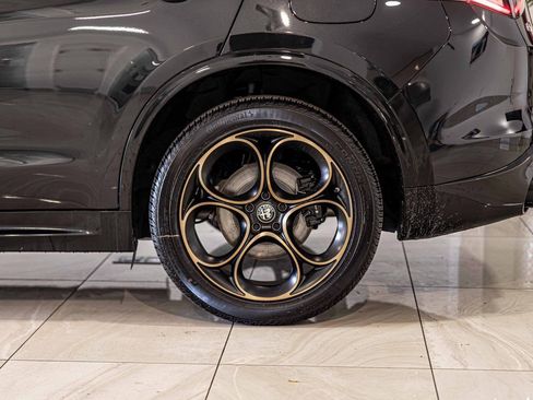 New 2025 Alfa Romeo Stelvio Sprint AWD/4WD image 7