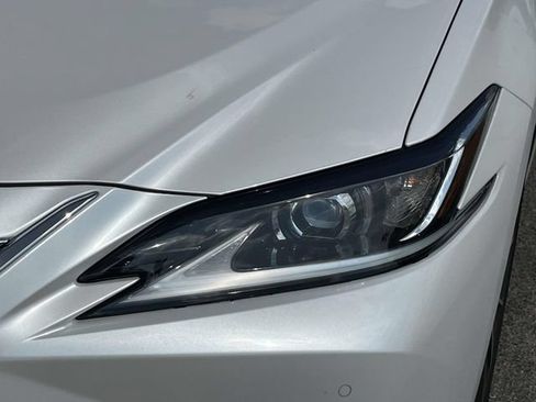 Used 2025 Lexus ES 350 w/ Premium Package FWD image 8