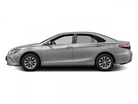 Used 2017 Toyota Camry XLE FWD image 3
