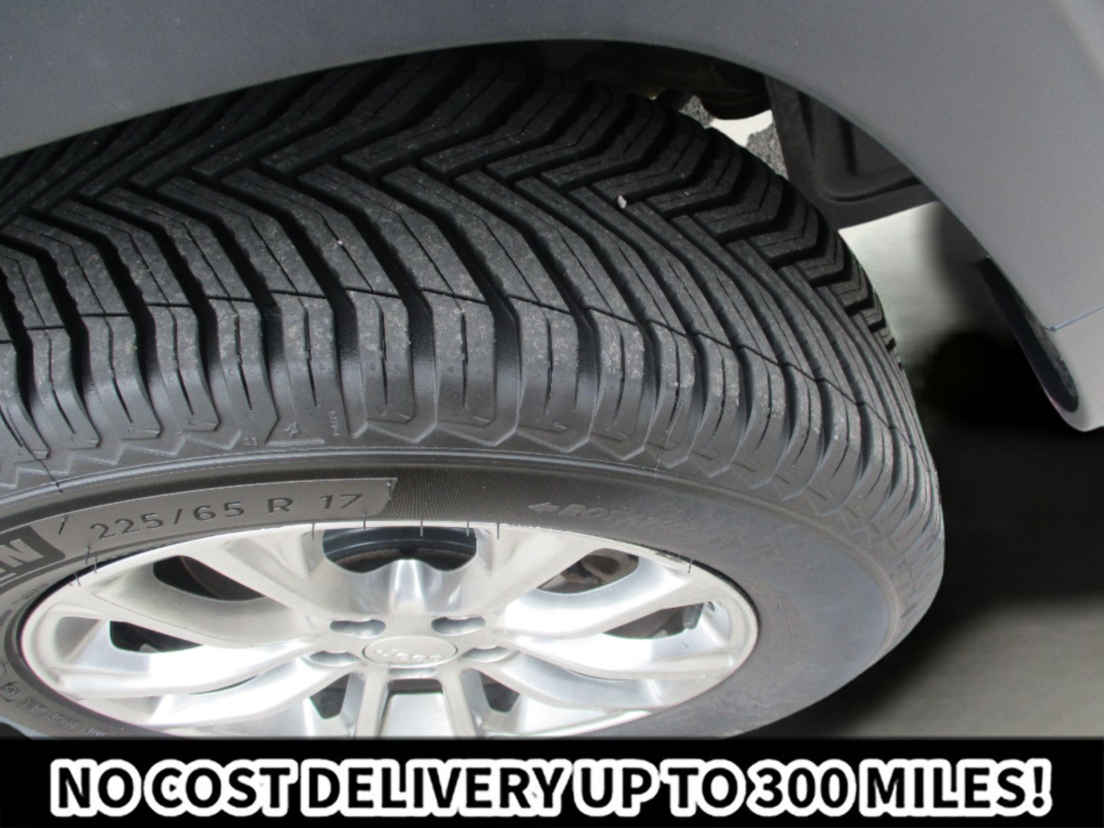 Used 2019 Jeep Cherokee Latitude Plus w/ Cold Weather Group AWD/4WD image 33