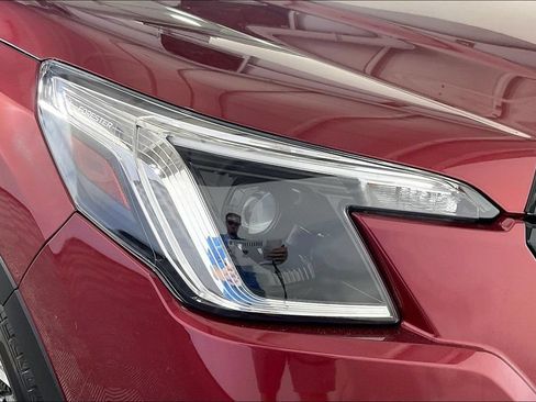 Used 2024 Subaru Forester Premium AWD/4WD image 39