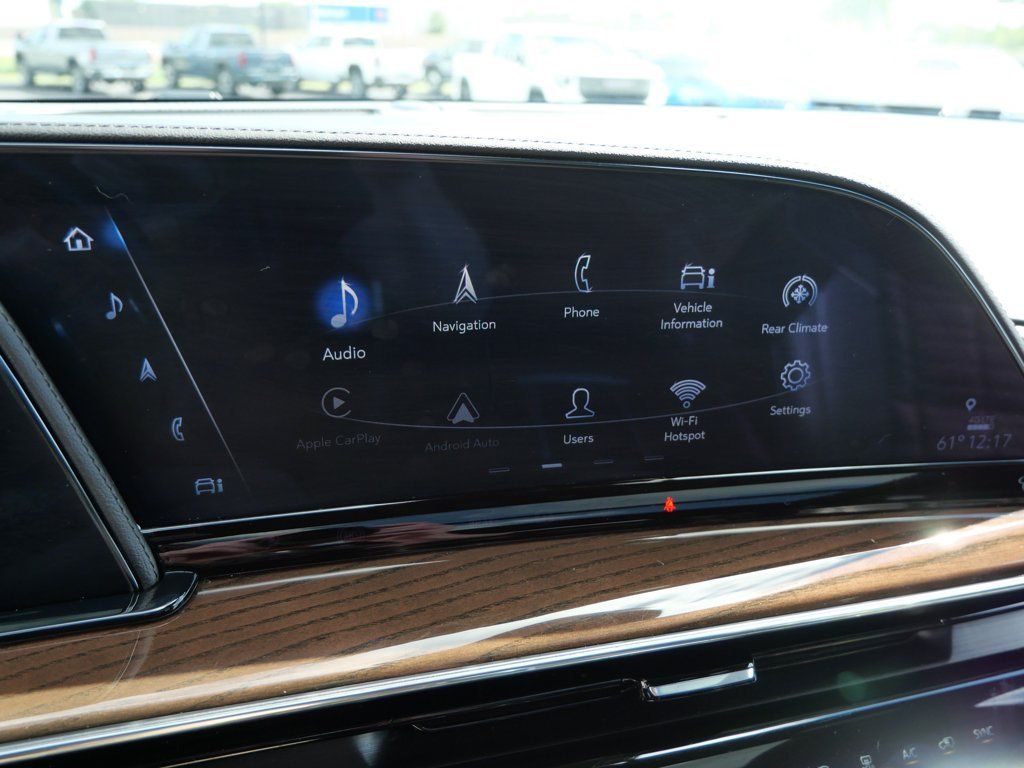 Used 2023 Cadillac Escalade ESV Premium Luxury Platinum AWD/4WD image 31