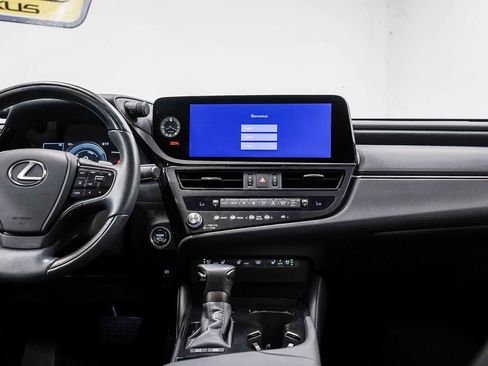 Used 2025 Lexus ES 300h w/ Accessory Package (Z2) FWD image 13