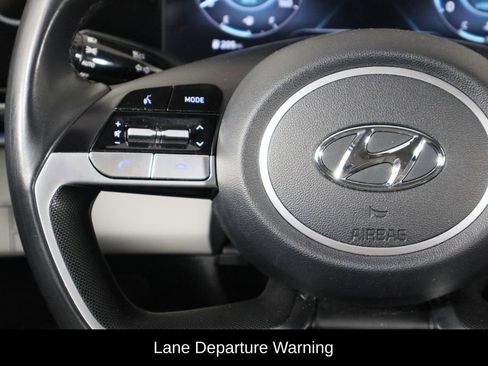 Used 2023 Hyundai Elantra Limited image 8