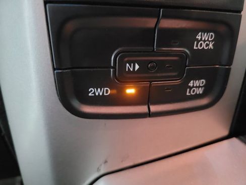 Used 2018 RAM 1500 Classic SLT image 36