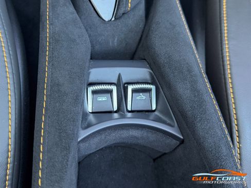 Used 2022 McLaren 720S Spider image 23