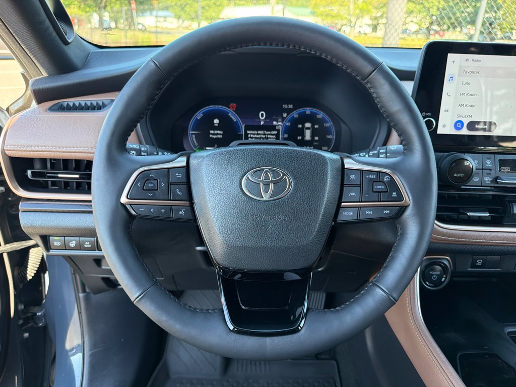 Used 2025 Toyota Grand Highlander AWD Hybrid image 16