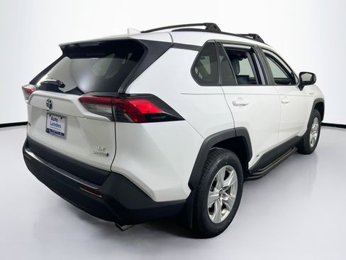 Used 2019 Toyota RAV4 LE image 5