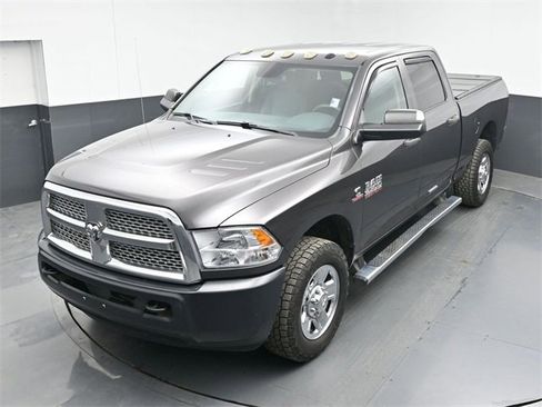 Used 2016 RAM 2500 Tradesman w/ Chrome Appearance Group image 32