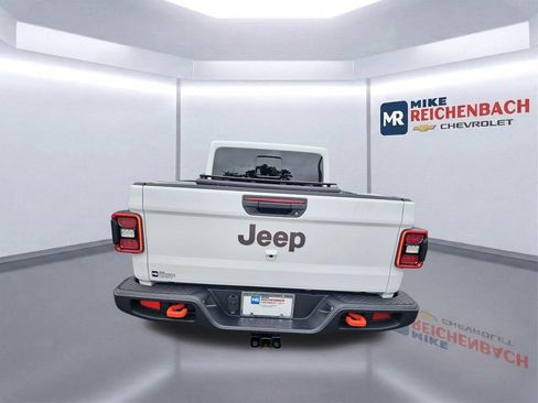 Used 2025 Jeep Gladiator Mojave w/ Technology Group AWD/4WD image 7