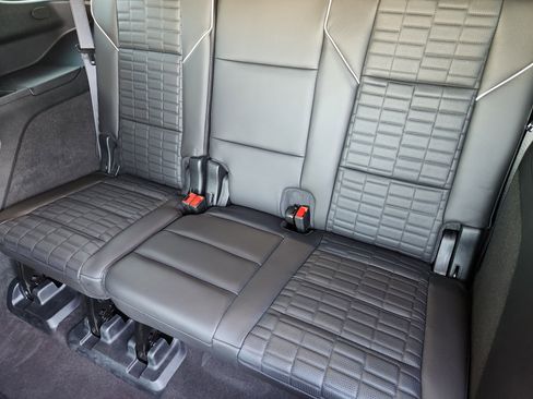 Used 2023 Cadillac Escalade Sport Platinum w/ LPO, ONYX Package image 31