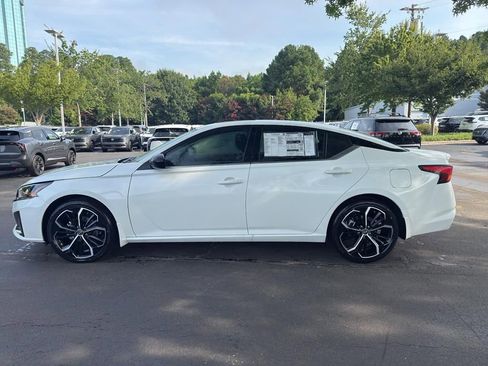 New 2025 Nissan Altima 2.5 SR w/ SR Premium Package image 4