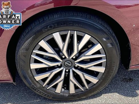 Used 2025 Nissan Altima 2.5 SV FWD image 8
