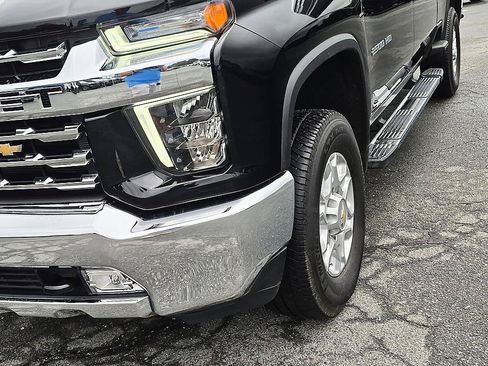 Certified 2022 Chevrolet Silverado 2500 LTZ w/ LTZ Convenience Package AWD/4WD image 9
