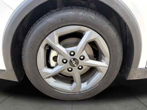 Used 2025 Kia K4 FWD image 40