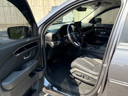 Certified 2025 Honda Pilot EX-L image 15