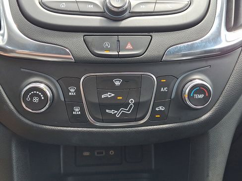 Used 2023 Chevrolet Equinox LT FWD image 15