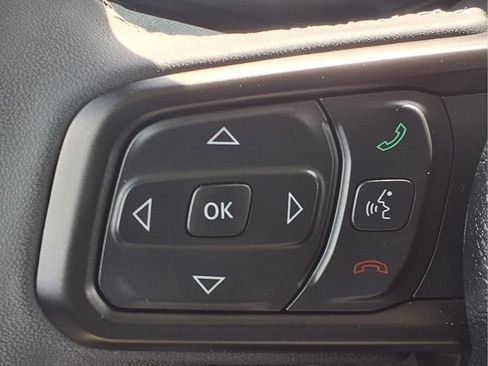 Used 2025 Jeep Wrangler Unlimited Sport AWD/4WD image 16