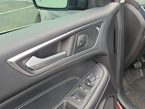 Used 2021 Ford Edge Titanium w/ Equipment Group 301A AWD/4WD image 23