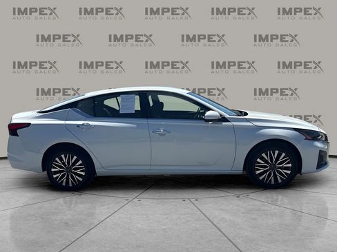 Used 2023 Nissan Altima 2.5 SV image 6