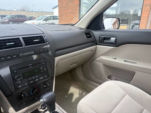 Used 2007 Ford Fusion SE image 16
