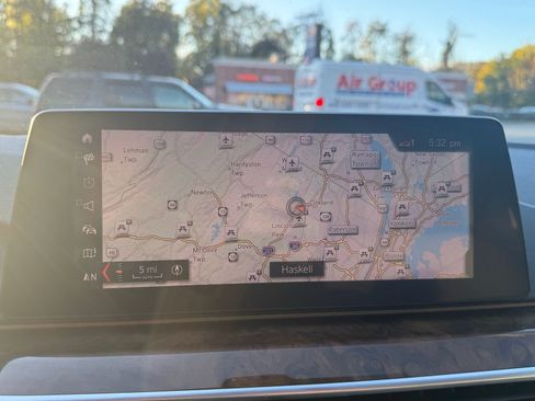 Used 2019 BMW 540i xDrive w/ Convenience Package image 11