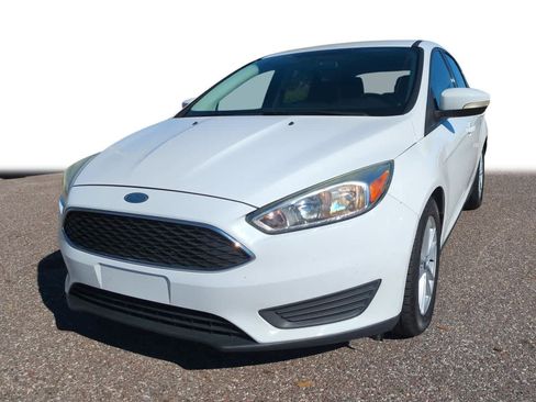 Used 2017 Ford Focus SE image 1