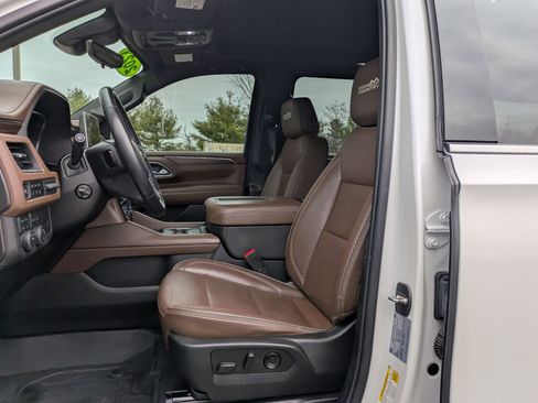 Used 2023 Chevrolet Suburban High Country w/ LPO, Illumination Package image 14