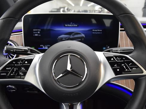 Used 2023 Mercedes-Benz EQE 500 4MATIC Sedan image 23