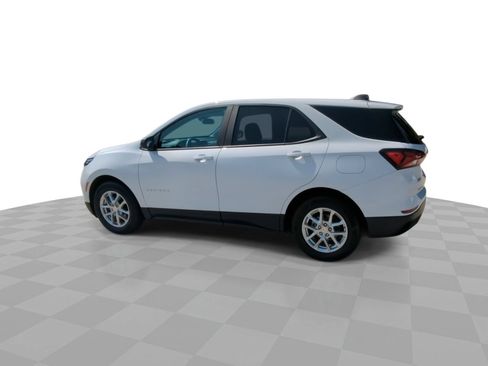 Certified 2022 Chevrolet Equinox LS w/ LPO, Cargo Package FWD image 6