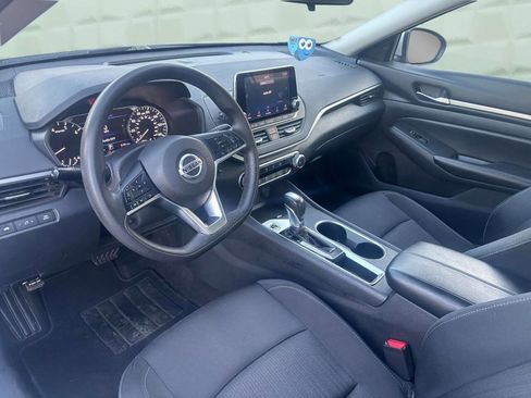 Used 2022 Nissan Altima 2.5 SV FWD image 11