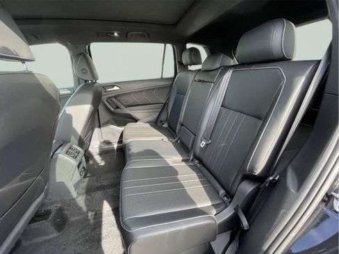 Used 2024 Volkswagen Tiguan SE R-Line AWD/4WD image 16